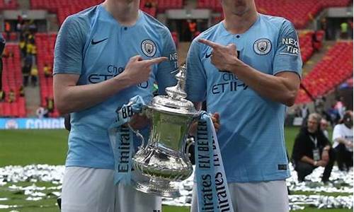 曼城球员庆祝进球